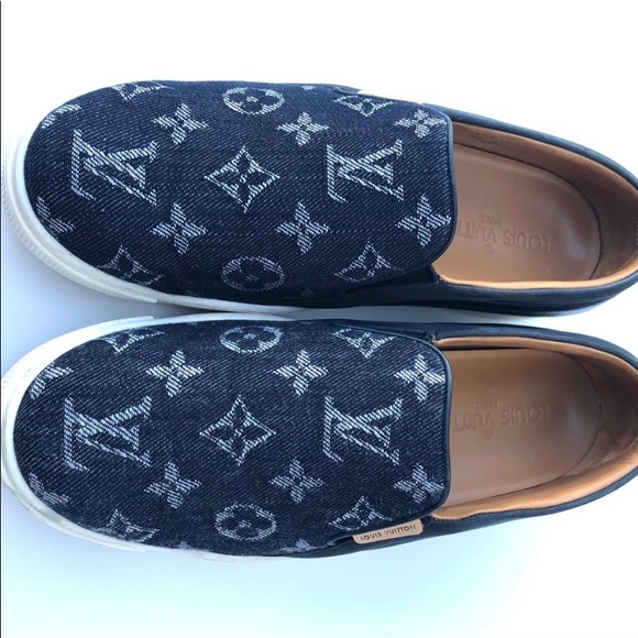 Louis Vuitton Authentic Monogrammed Denim Slip Ons…Sz: 7.5….Great Condition - Picture 5 of 8